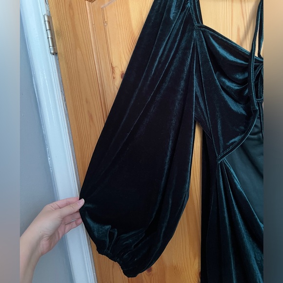 SHEIN Velvet Green Cut Out Dress - Picture 2 of 4